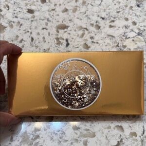 BECCA Pop Goes the glow face and  Eye Palette